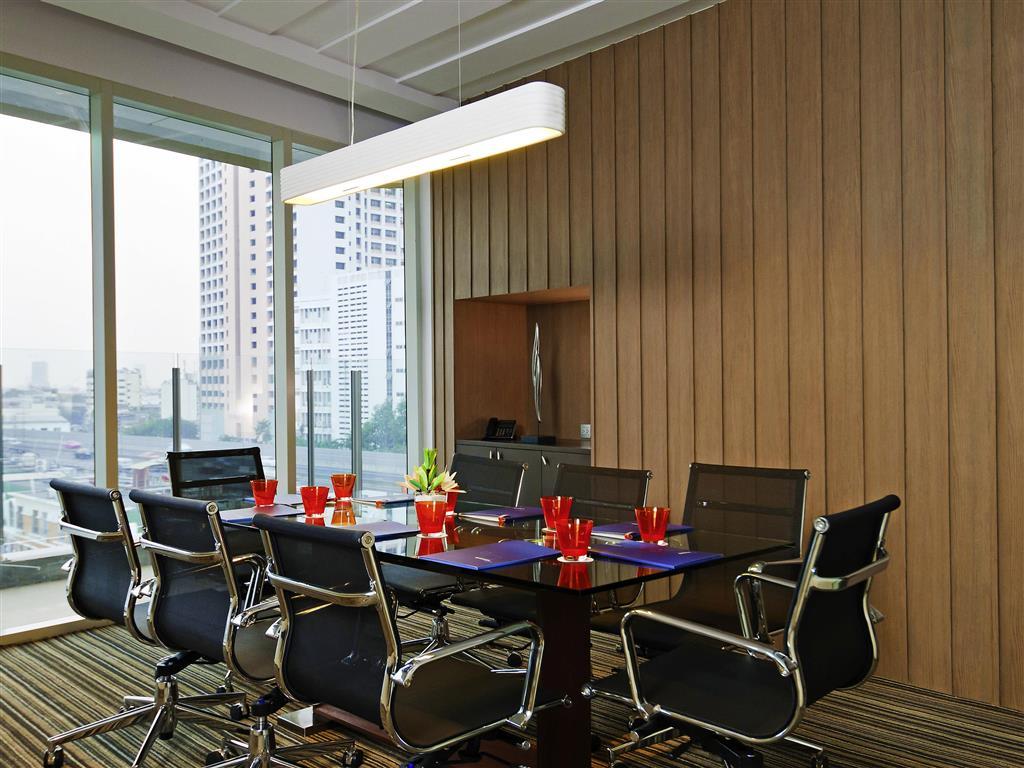 Hilton Garden Inn Bangkok Silom Εξωτερικό φωτογραφία