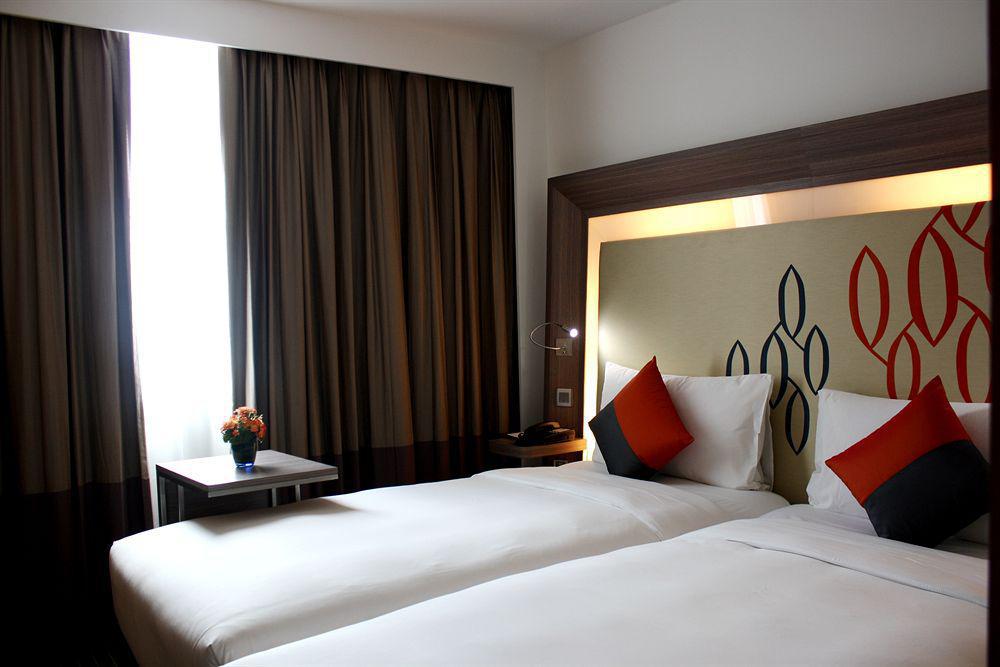 Hilton Garden Inn Bangkok Silom Εξωτερικό φωτογραφία
